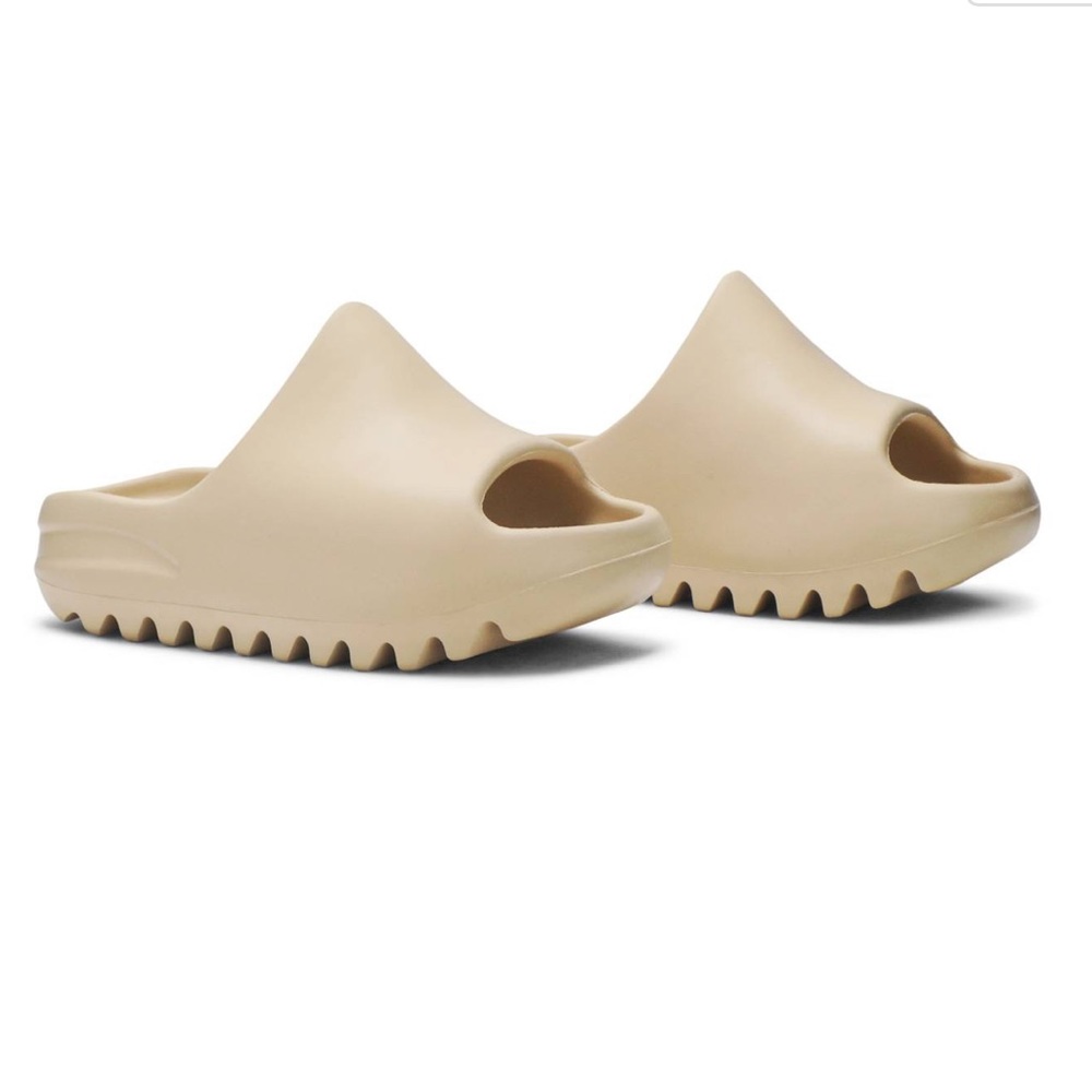 Yeezy Slides Kids 'Desert Sand'